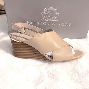 NWT 🛍️  Preston & York Nude Leather Wedge Sandal Pumps with Gold Hardware
